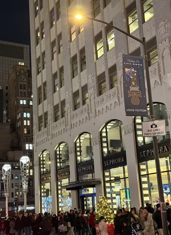 Diamond District shopping season 2024