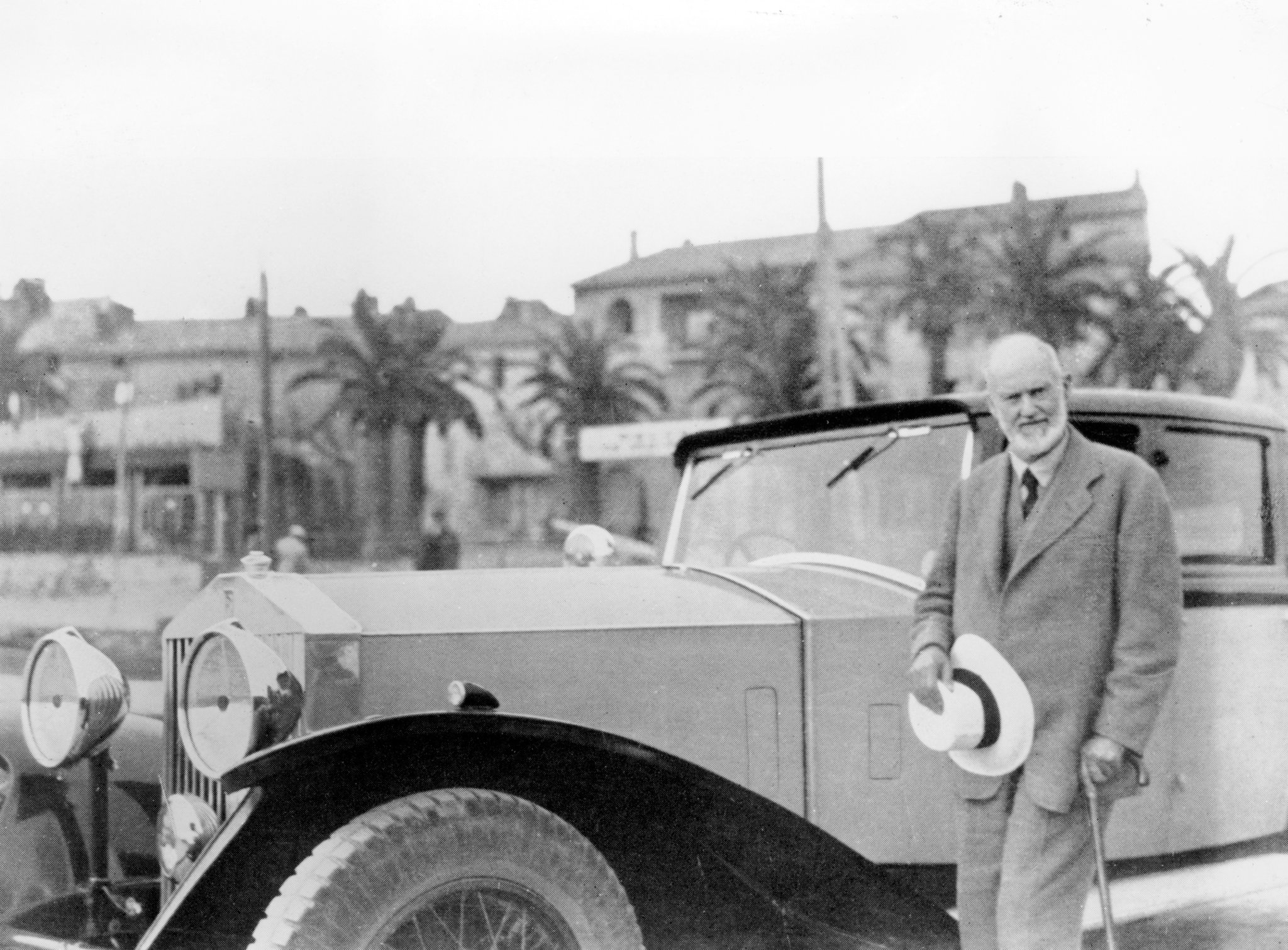 Sir Henry Royce, hat in hand, beside one of his motor cars at Le Canadel on the Côte d’Azur, where he wintered from 1911 to 1933.